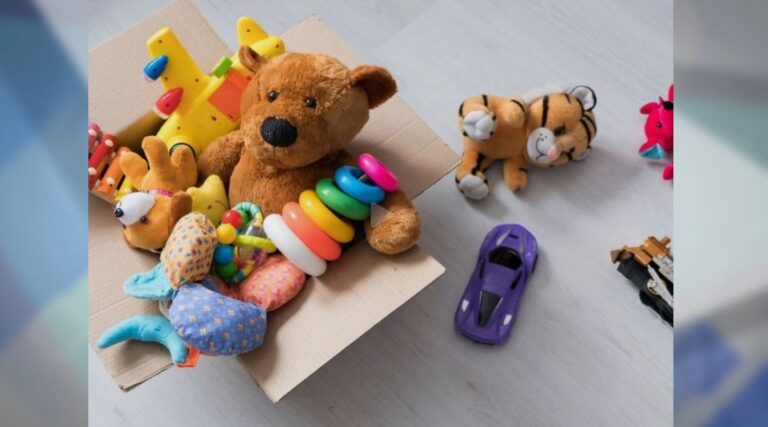 Campaña de alimentos y juguetes para el dia de la infancia