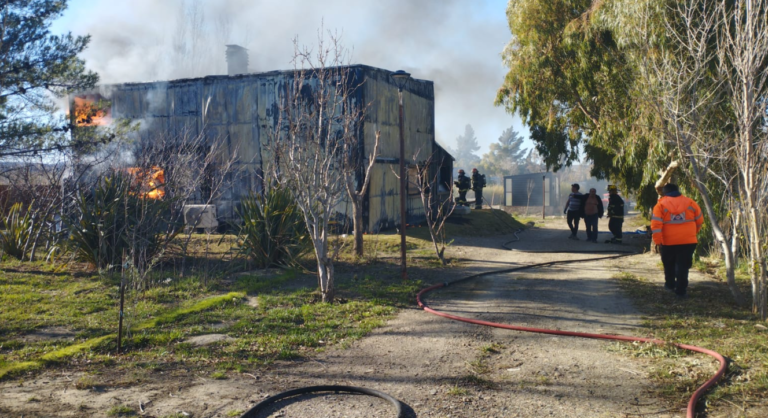 Se incendió una vivienda en Km 14