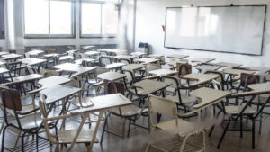 ATECH, deudas, Educación