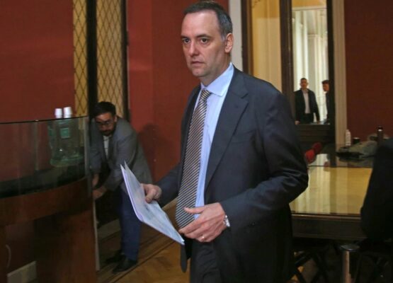 Adorni, Anticorrupción