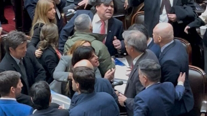 diputados, escándalo, Sesión