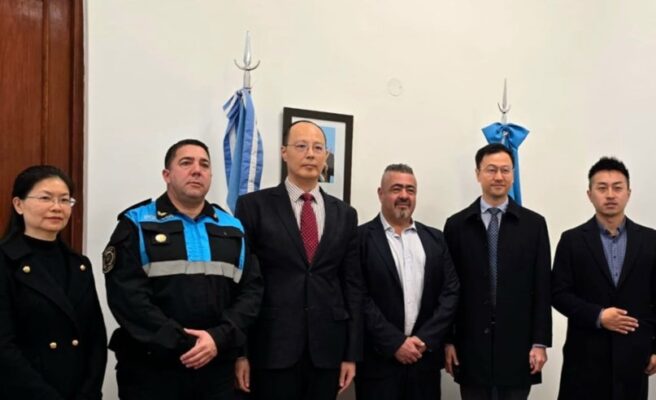 Andrés García, Embajada de China, Héctor Iturrioz