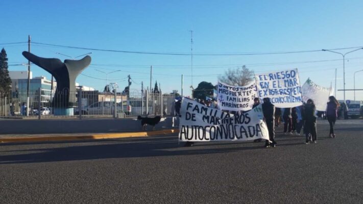 Madryn, marcha, Marineros