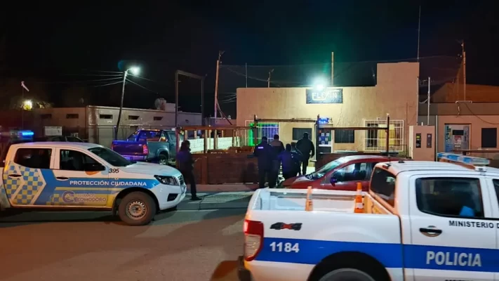 clausura, fiesta clandestina