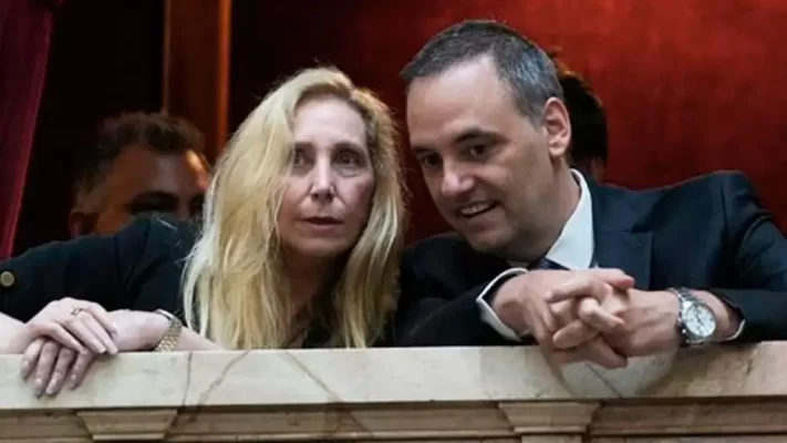 Audios, Karina
