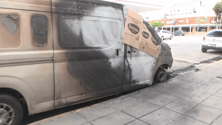 camioneta quemada, Iturrioz, no hay donde poner los vehiculos