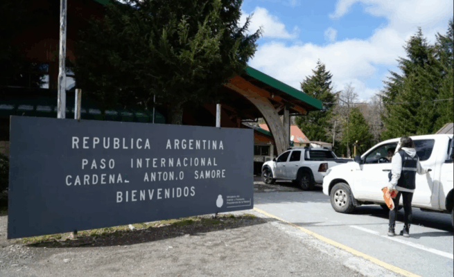 cardenal zamore, Incidentes, paso a chile